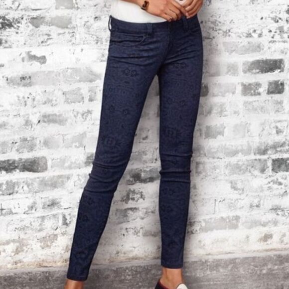 CABI Navy Lace Print Skinny Jeans 3196 Size 6 - Picture 1 of 10